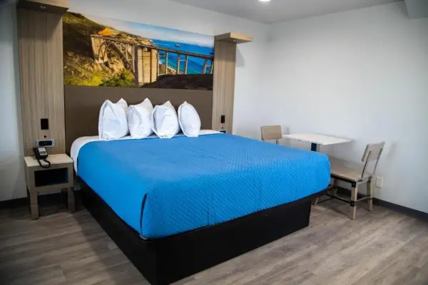 Pico Rivera Inn and Suites 8
