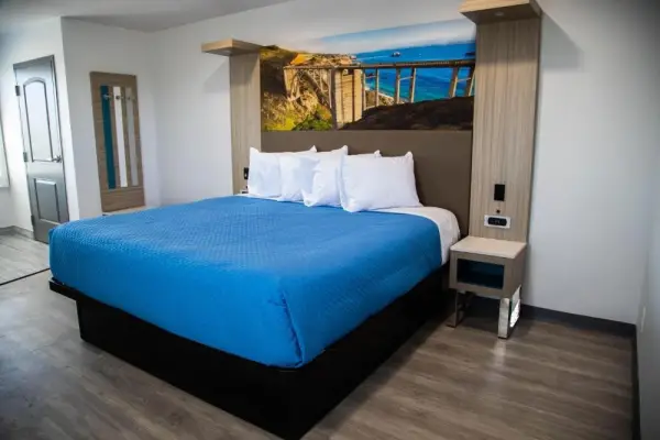 Pico Rivera Inn and Suites 9